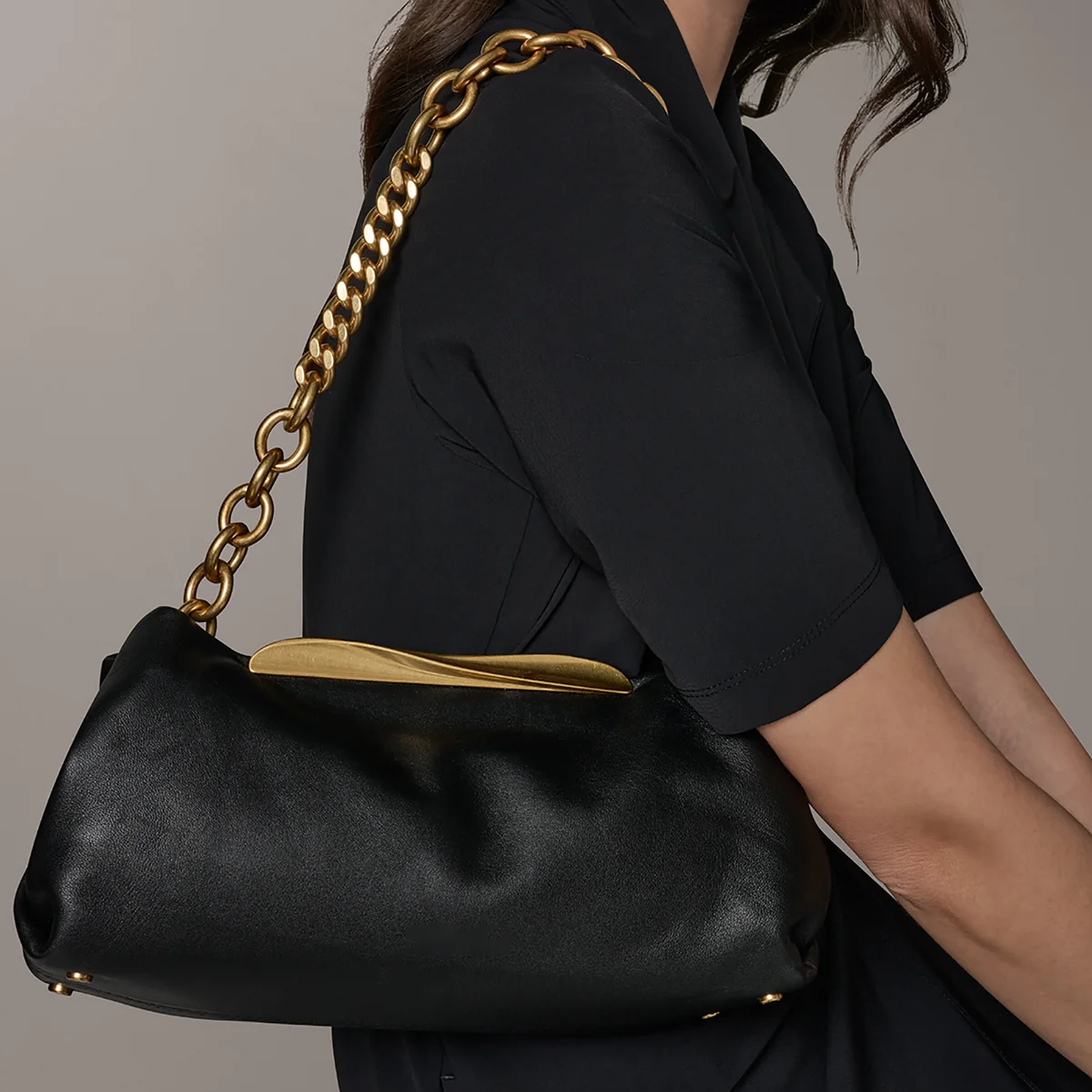 Gathered Lamb Leather Magnetic Bar Chain Strap Bag